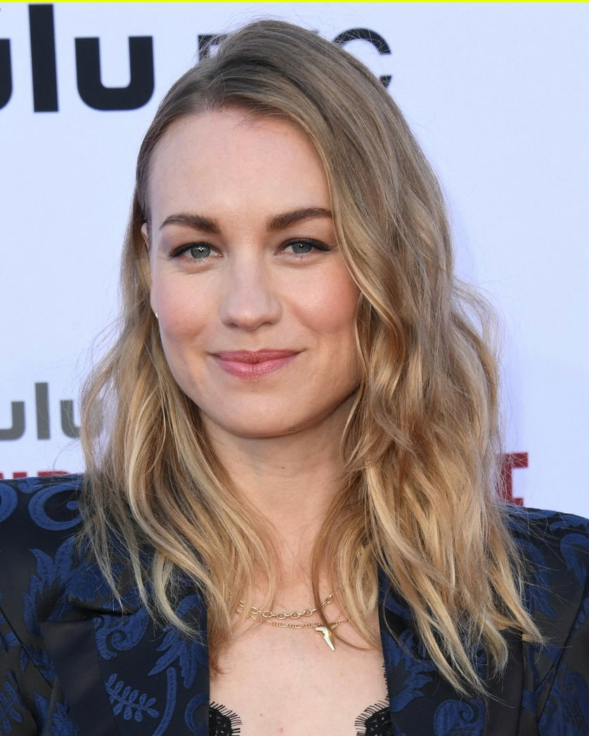 Yvonne Strahovski - Sharktooth Necklace with Diamond Ridge