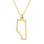 An Alberta necklace in yellow gold on a white background. 
