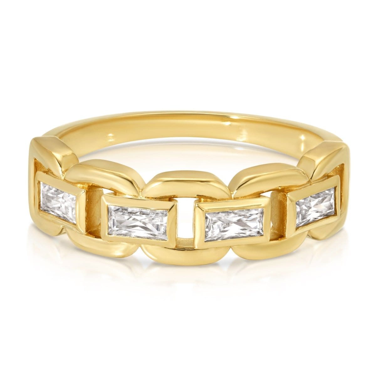 A C'est Moi Link Ring in yellow gold on a white background. 